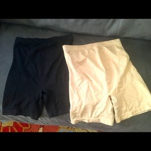 Maternity compression shorts